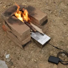 Arzător suflantă pentru foc eficient pe lemne JET-FLAME